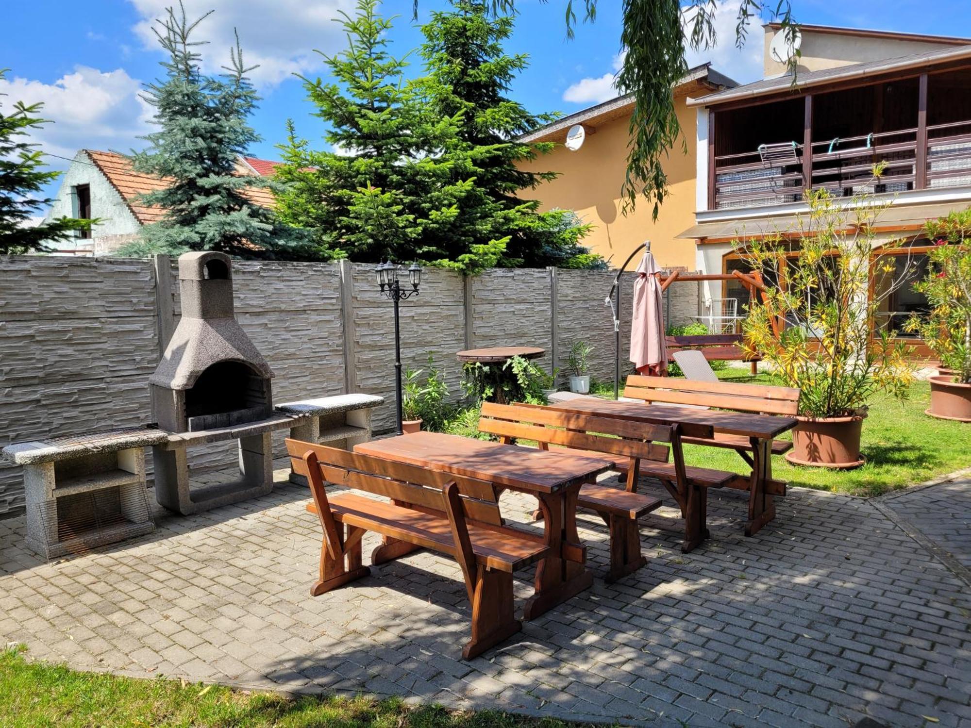 Penzion Korzo Štúrovo Εξωτερικό φωτογραφία